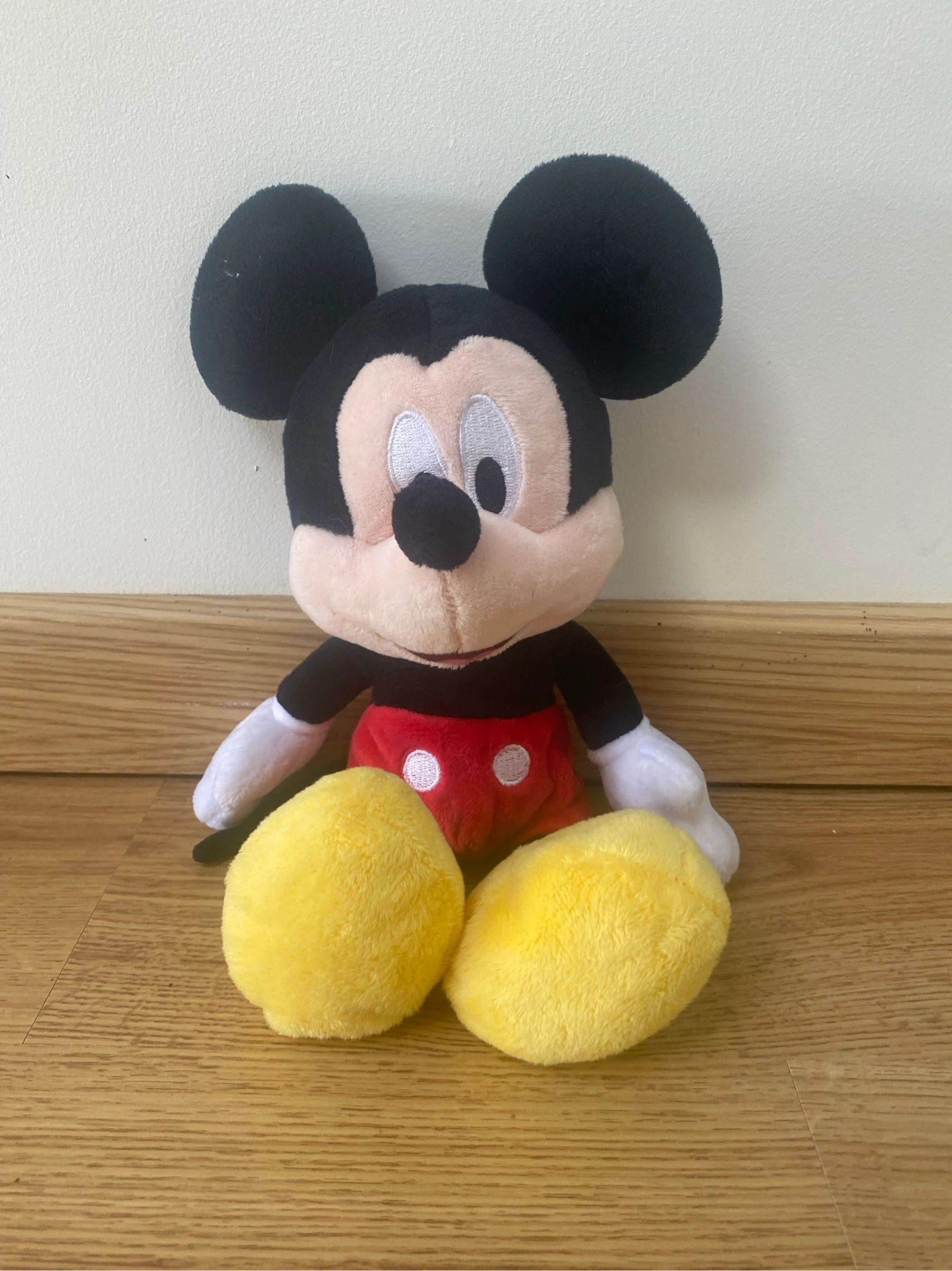 Peluche Mickey Mouse Disney Rouge Short Jaune Doudou